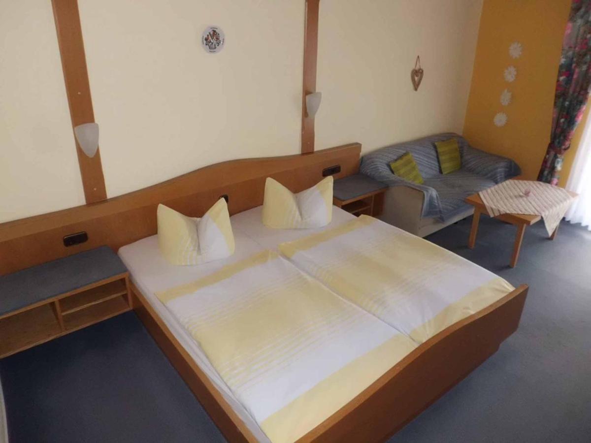 Gasthof-Metzgerei-Pension Schierlitz Римбах Екстериор снимка